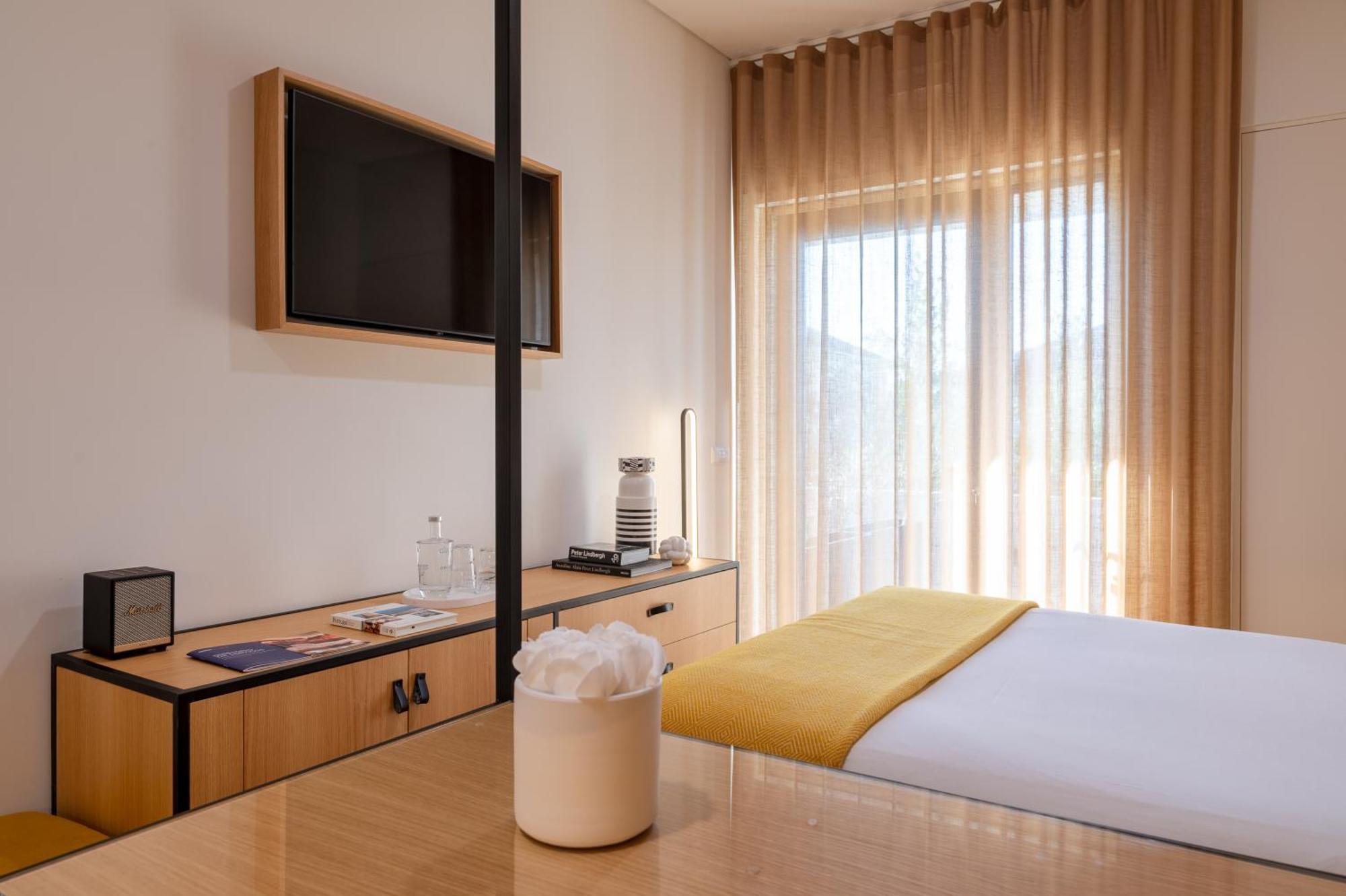 Superior Double Room with Balcony,1543869883:JPEG